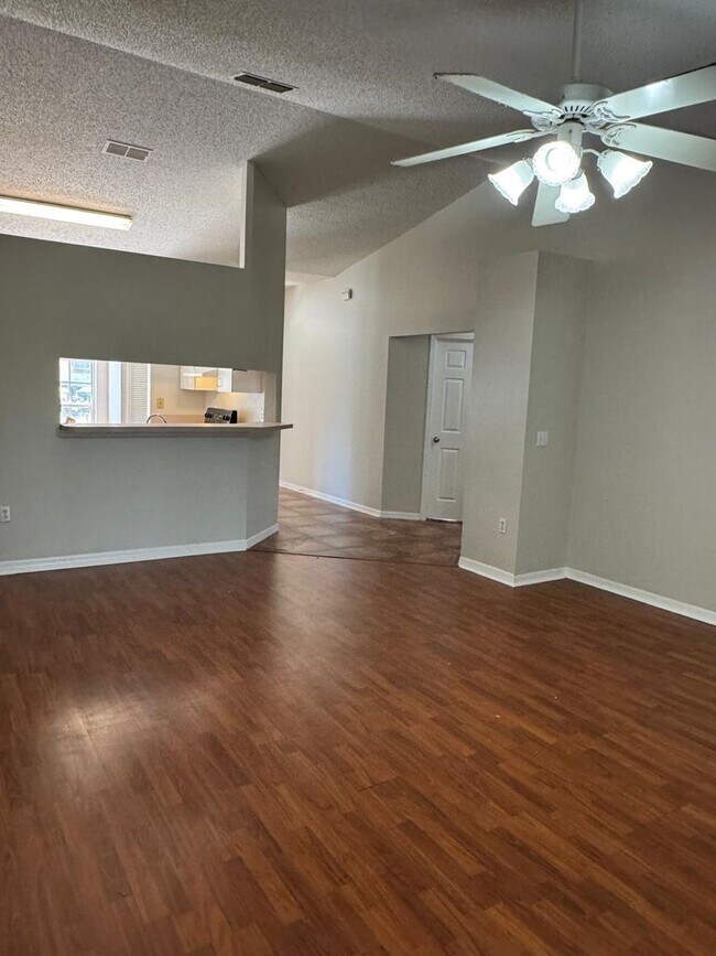 Building Photo - Glenridge 3/2 Home Located in Lakeland