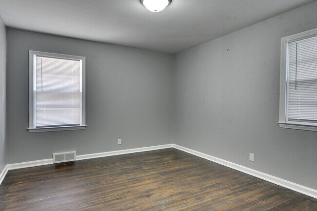 Building Photo - 2110 S 50th St