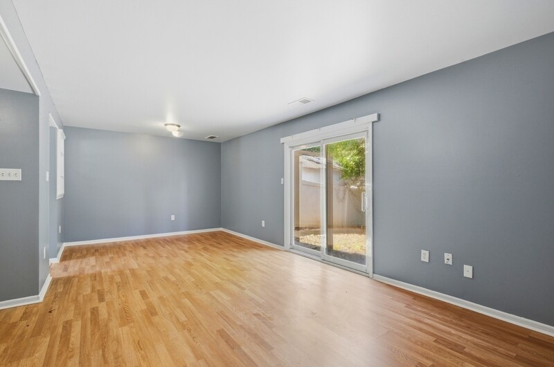 Building Photo - 272 Ternwing Dr