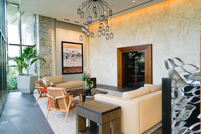 Building Photo - Luxurious Convenience in the Heart of Honolulu - Waihonua 2904