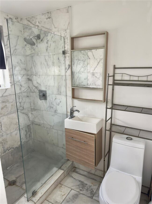 Building Photo - 922 Jefferson Ave