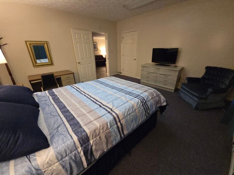 Building Photo - 1 College Ave