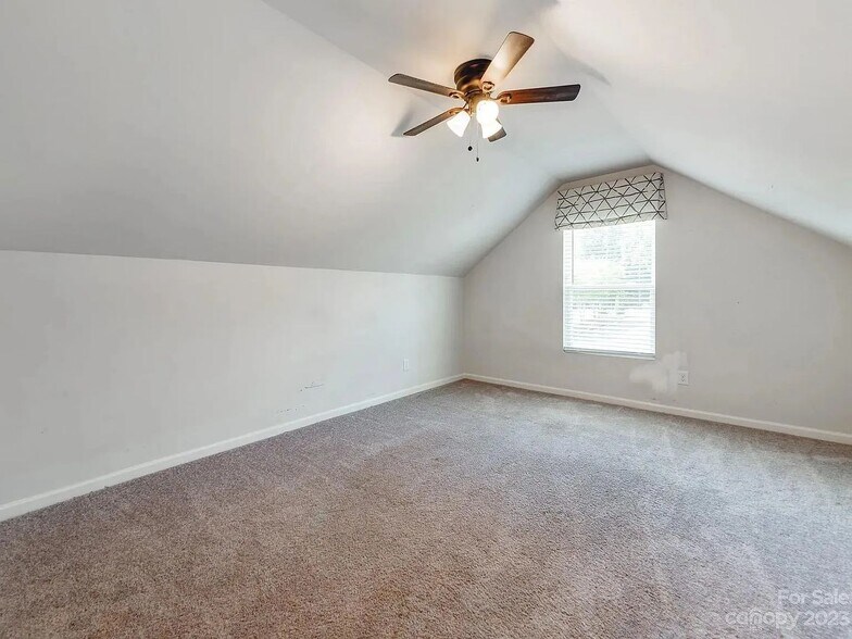 Building Photo - 1016 Amberlight Circle