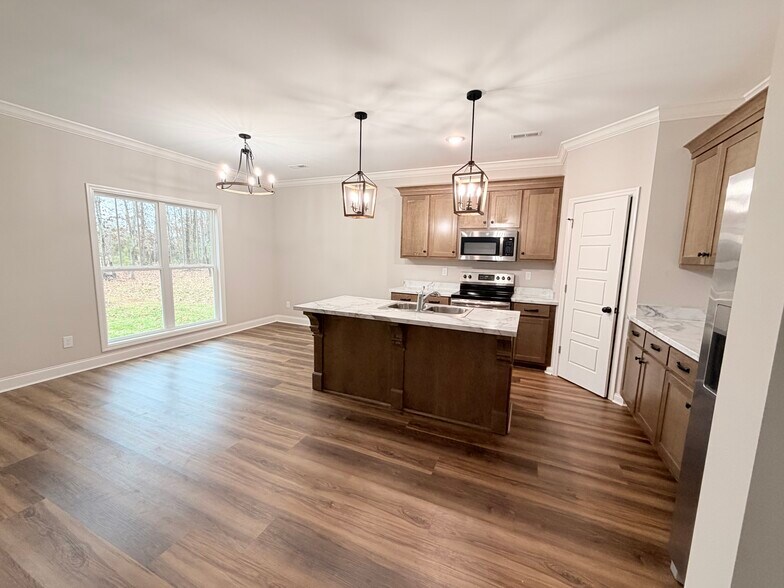 Building Photo - 10515 Wall Triana Hwy