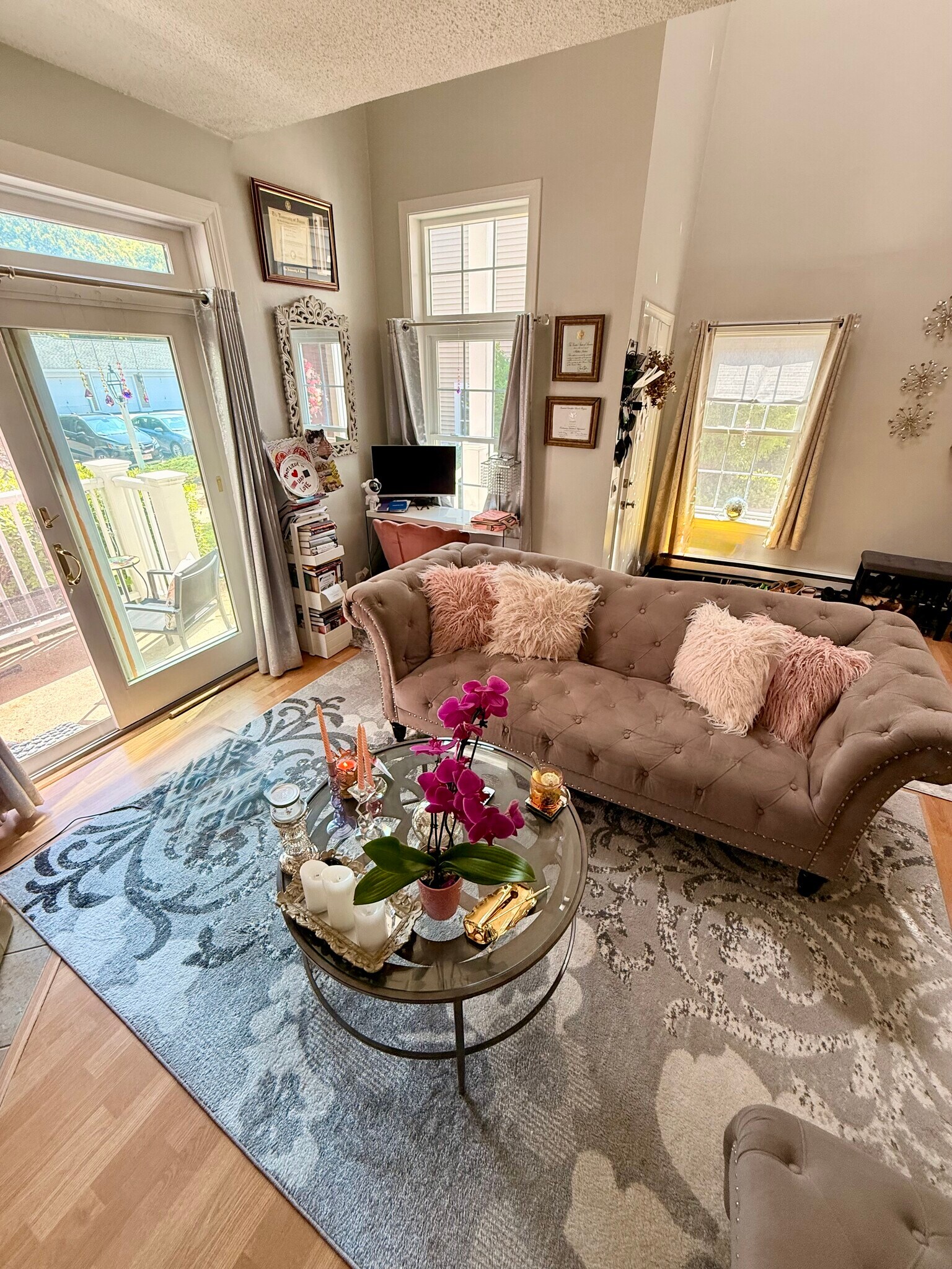 Living room with small desk area - 11 Devon Club Ln