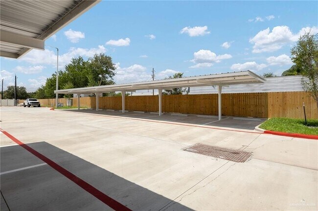 Building Photo - 740 N Alamo Rd