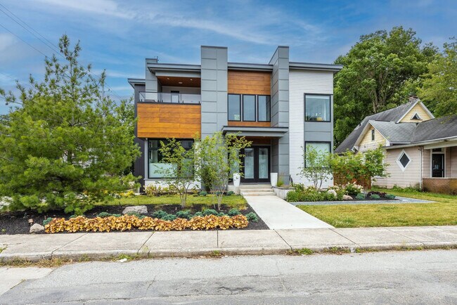 Building Photo - 1123 Olive St