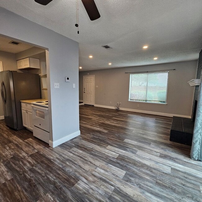 Building Photo - Winter Park Special