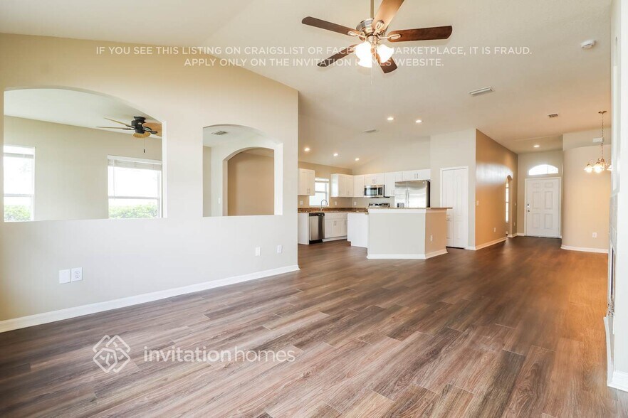 Building Photo - 1021 Torreya Way