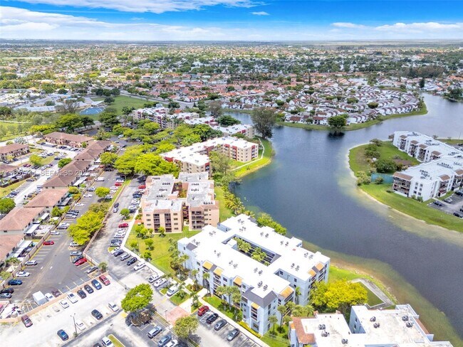 Building Photo - 12239 SW 14th Ln