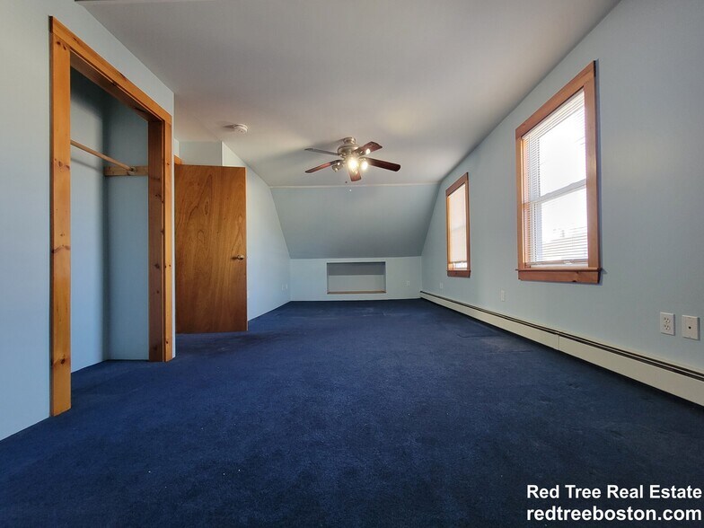 Building Photo - 118 Charles St