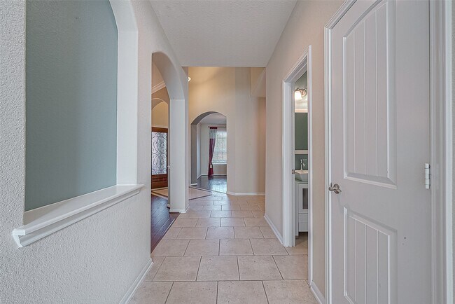 Building Photo - 7530 Newbury Trail