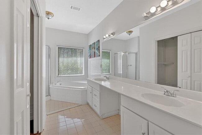 Building Photo - 3525 Sir Johns Ct NW