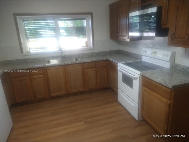 Building Photo - 35250 SW 177th Ct