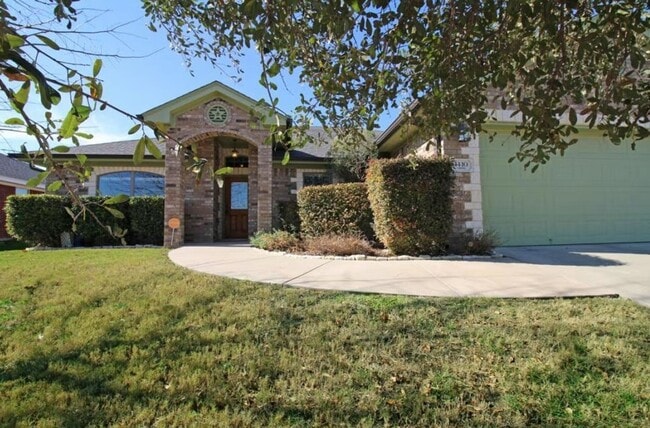 Building Photo - AVAILABLE NOW!