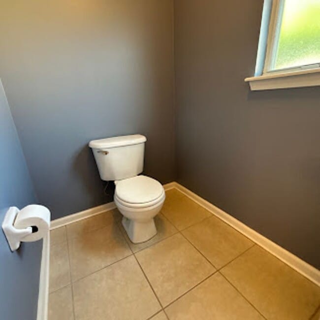 Building Photo - Spacious 3-Bed, 2-Bath Home. Patio. Amenities. Located just minutes from St Johns Town Center and...