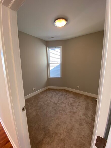 Building Photo - 3633 W Palmer St