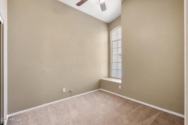 Building Photo - 7936 W Taro Ln