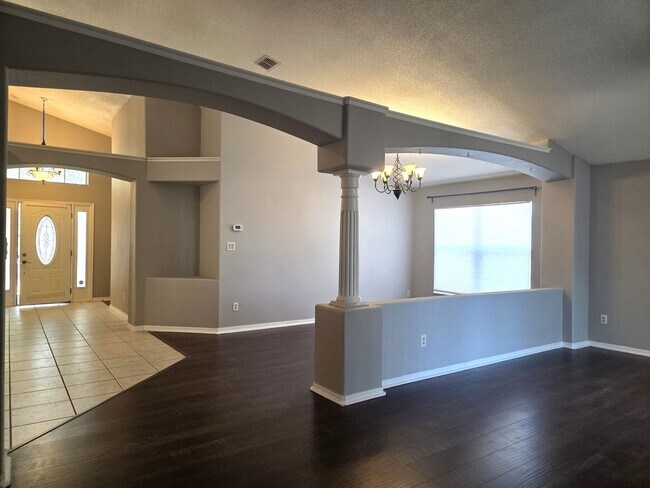 Building Photo - Move in Ready 3/2 in Sunset Village