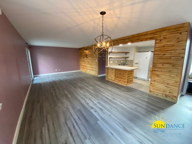 Building Photo - Beautiful 2 Bedroom Unit in Finisterra!