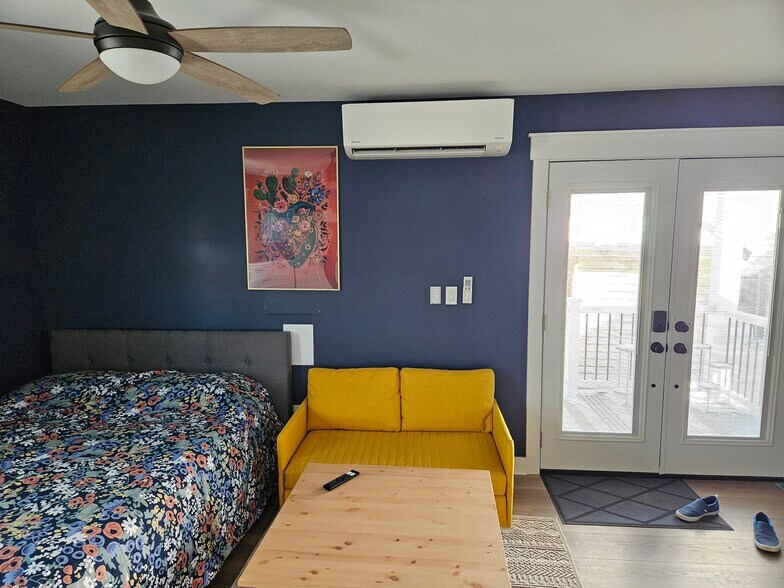 Building Photo - 3302 Delaware Ave