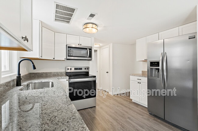 Building Photo - 38 Ocala Ln