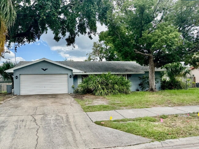 Primary Photo - "Charming 2-Bed, 2-Bath Retreat in Palm Ha...