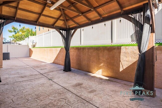 Building Photo - 1515 Franceschi Dr