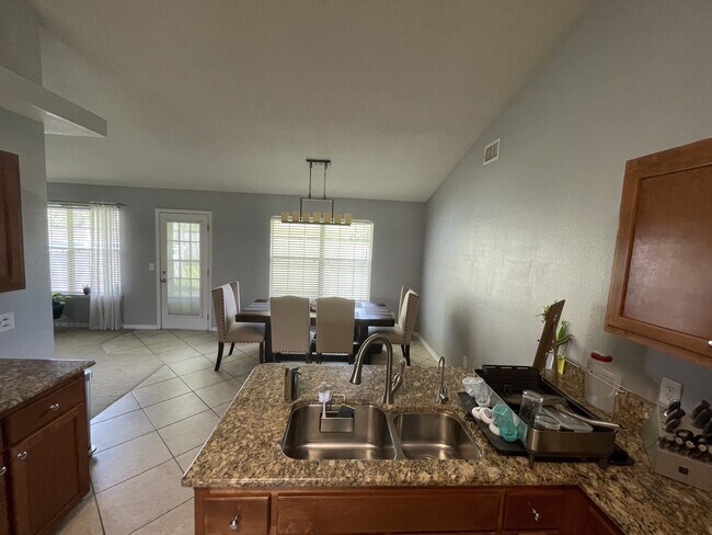 Building Photo - 7025 Boo Ln