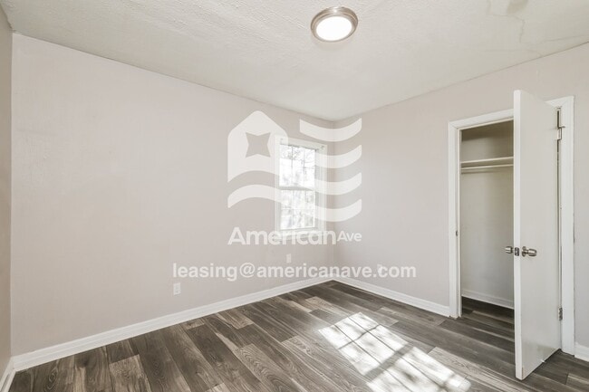 Building Photo - 2556 Paden St