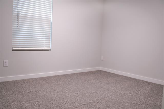 Building Photo - 4000 Falcon Dr