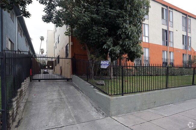 Building Photo - 970 Magnolia Ave