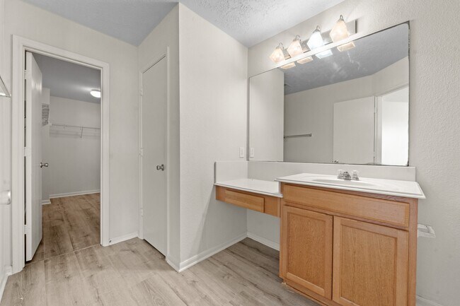 Building Photo - 20719 Fair Castle Dr