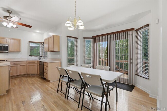 Building Photo - 3932 Fieldview Rd