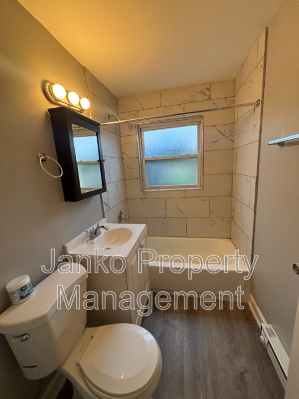 Building Photo - 2109 W 119th St