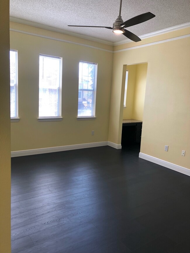 Building Photo - 12025 Villanova Dr
