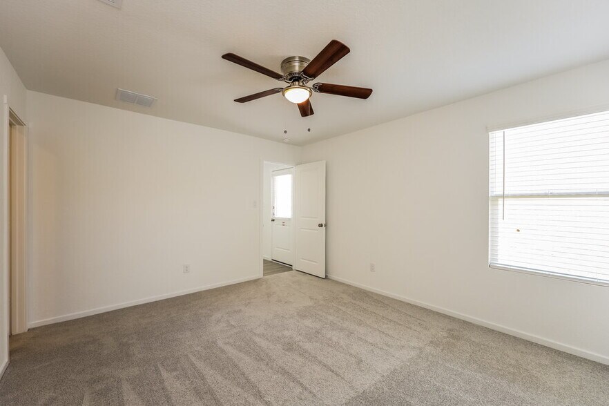 Building Photo - 425 Payton Pl