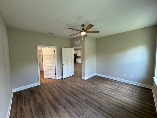 Building Photo - 207 Mosaic Dr