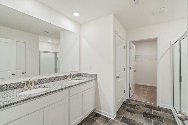 Building Photo - 944 Utopia Ln