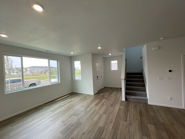 Building Photo - 2696 N Red Shoulder Ln