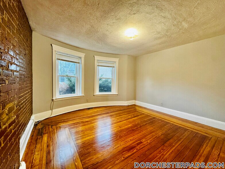 Building Photo - 76 Florida St