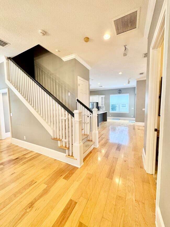 Building Photo - LUXURY RENTAL In Maitland - Winter Park Area 32751