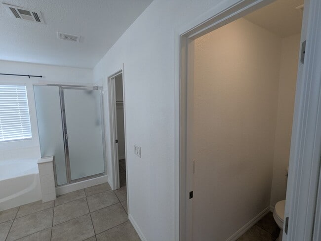 Building Photo - 1016 Royal Plum Ln