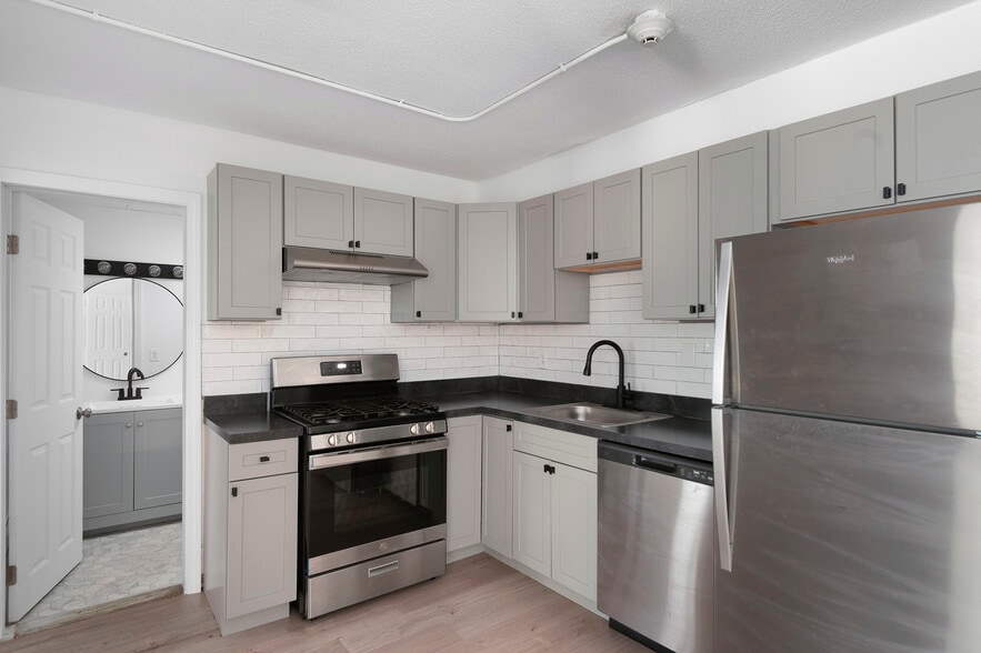 Primary Photo - Sandy Lane Apartments
