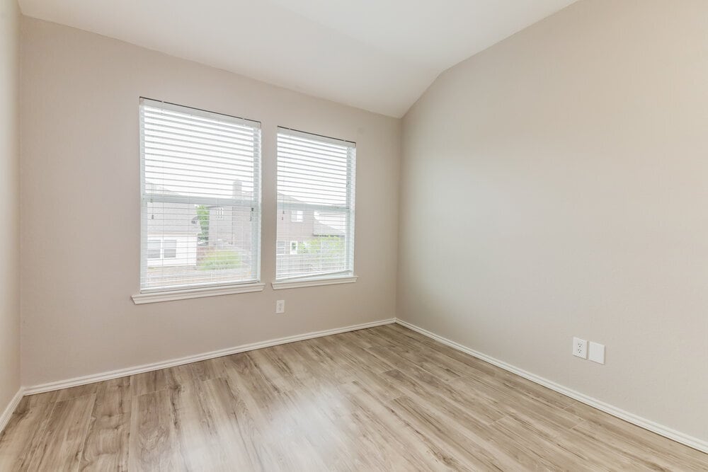Building Photo - 2026 Gardenia Dr