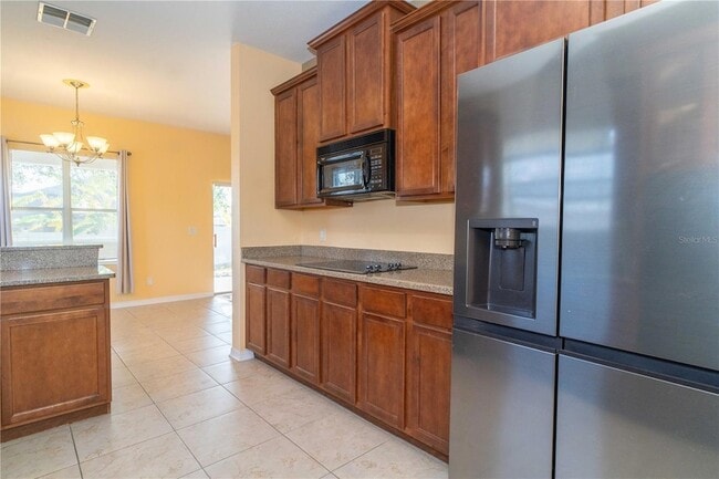 Building Photo - 561 Winthrop Dr