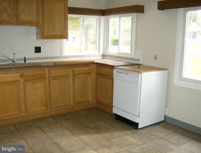 Building Photo - 5724 Swamp Circle Rd