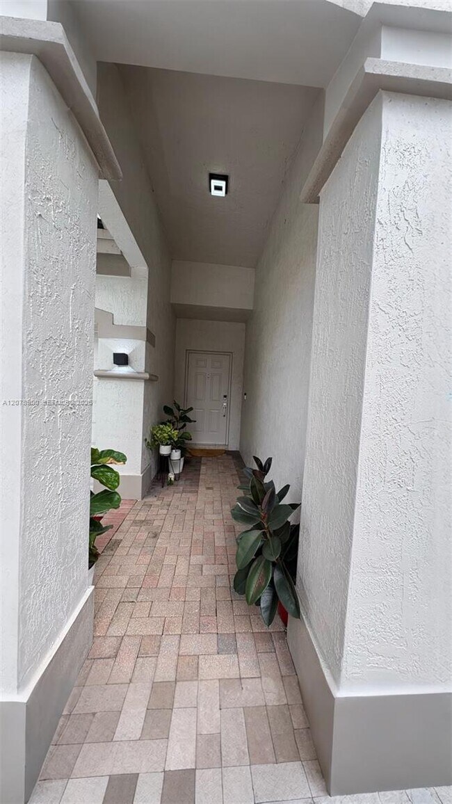 Building Photo - 6691 NW 107 Ct