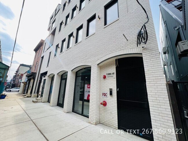 Building Photo - 1306 N Front-2F