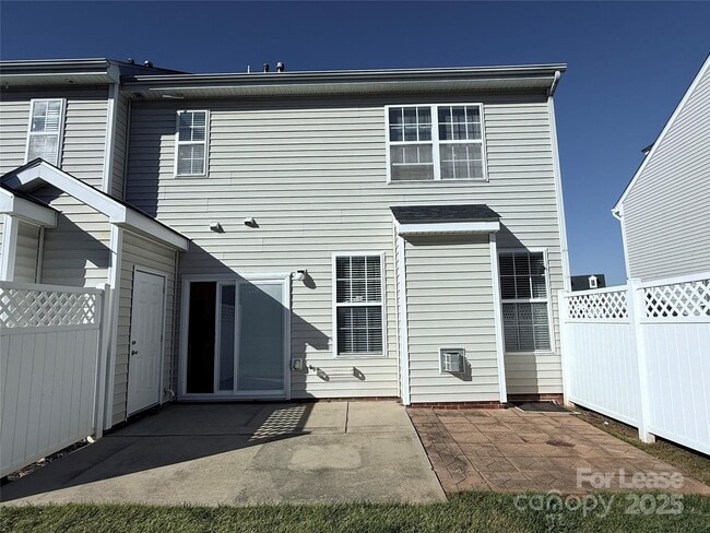 Building Photo - 7549 Bluff Point Ln